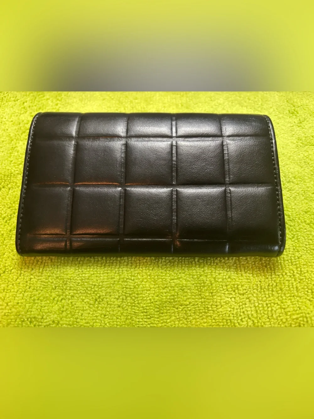 Vintage Chanel Black Lambskin Chocolate Bar Compact Folding Wallet – GUC